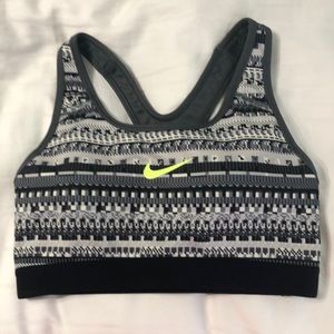 Nike pro sports bra